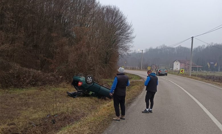 Automobil na krovu kod Banjaluke