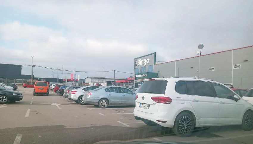 Zvornik vikendom preplavljen kupcima iz Srbije