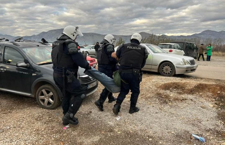 Protest u Botunu: Na slobodi svi privedeni