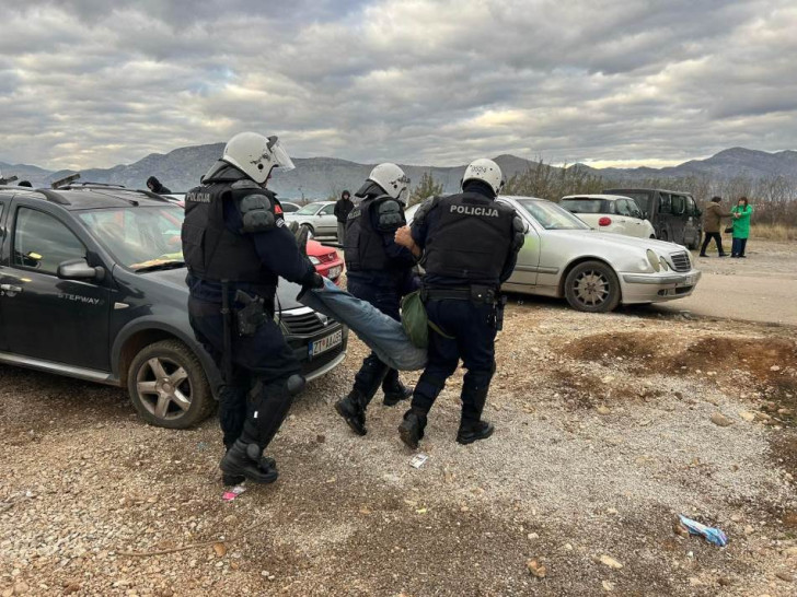 Protest u Botunu: Na slobodi svi privedeni