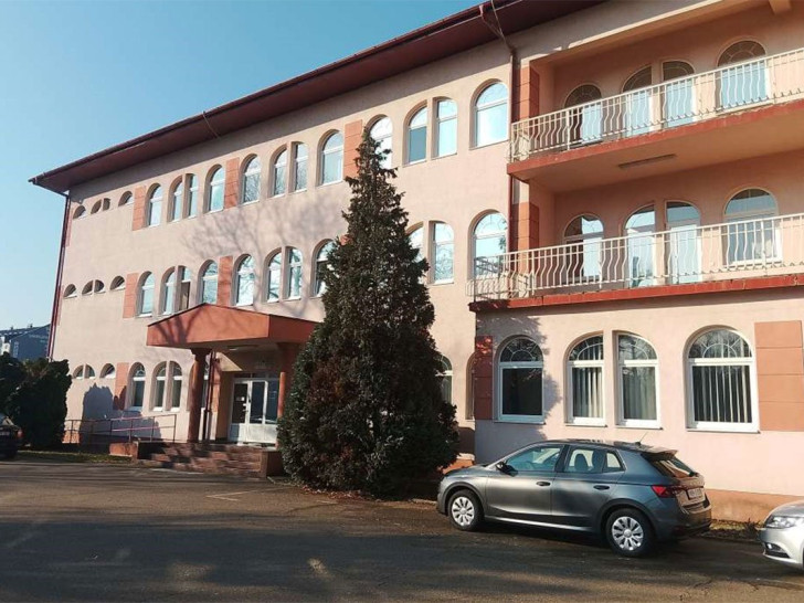 Brčak razbijenom flašom pokušao opljačkati benzinsku pumpu