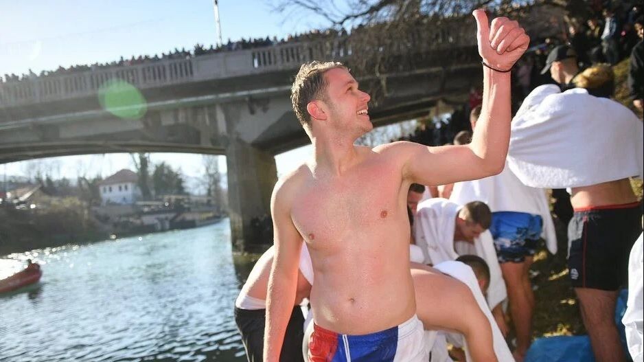 Stanivuković traži civilni rok: Da jedu pasulj i luk, peru WC i trče po Manjači