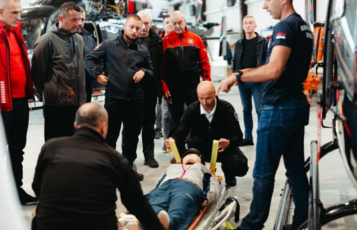 Helikopter MUP-a RS dežura na Jahorini