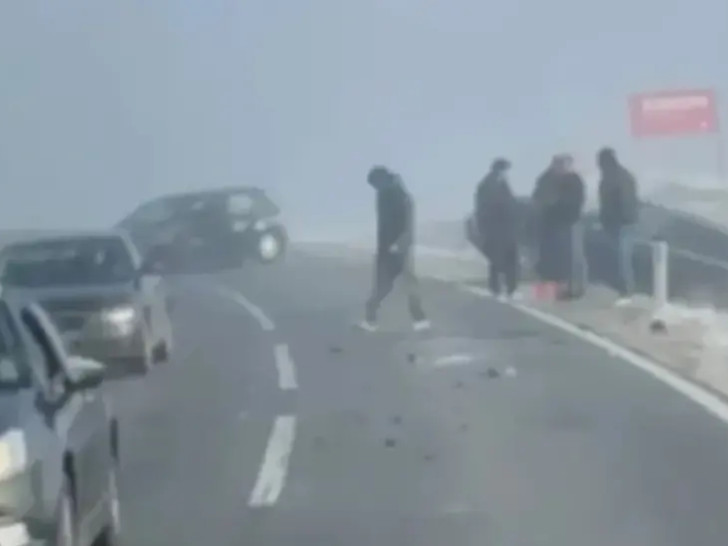 Na Kupresu sletjelo više vozila