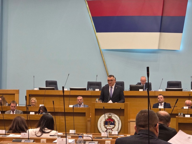 Minić otkrio kolika će biti minimalna plata naredne godine