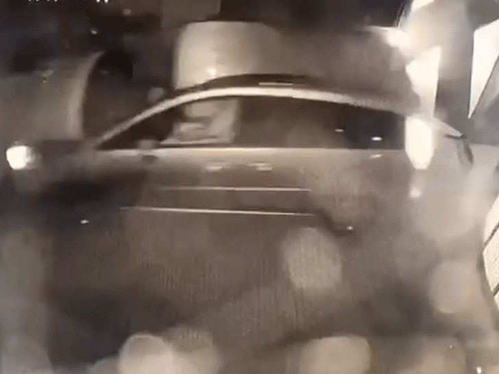 pljačkaši vozilom pokušali da provale u Siti Centar