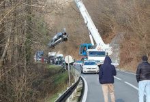 Saobraćajna nezgoda kod Jajca: Automobil izvučen iz rijeke