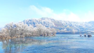 Obale Une pretvorene u zimsku razglednicu