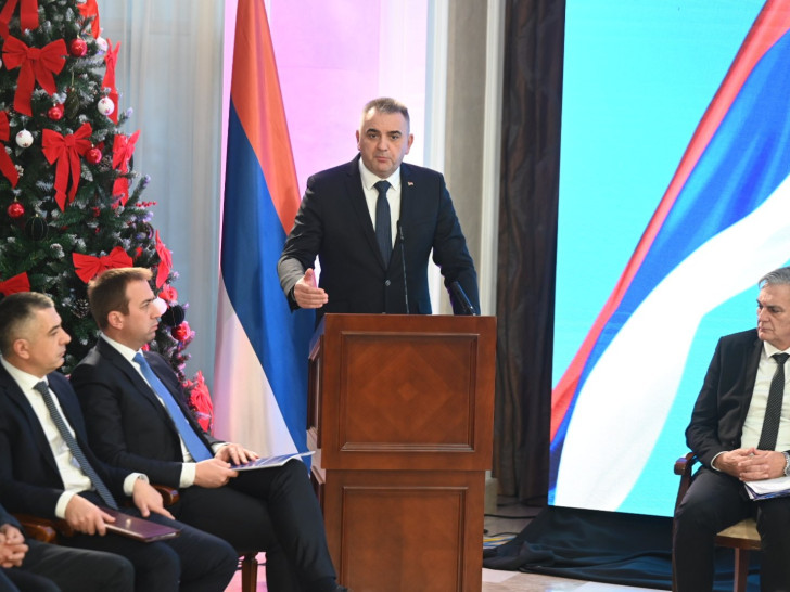 Vlada povećava minimalnu platu i uvodi novi praznik