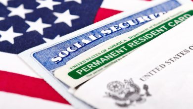 Tramp obustavlja program lutrije za zelene karte