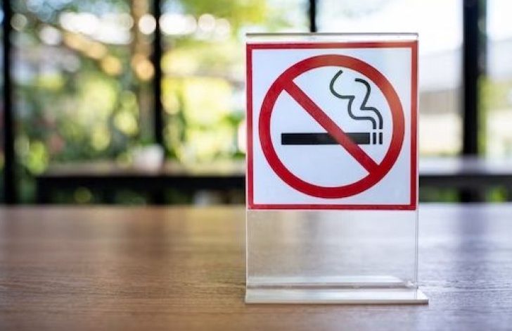 Usvojen zakon o zabrani pušenja