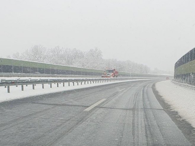 Autoputevi Srpske: Svi pravci prohodni, saobraćaj bez zastoja