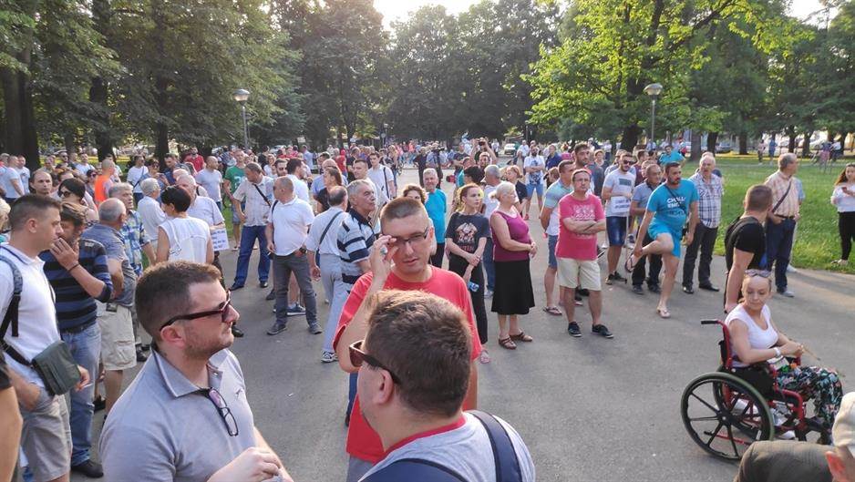 Banjaluka: Počelo okupljanje u parku 