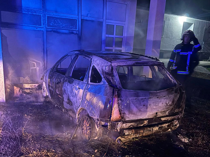 Gorio automobil, vozilo potpuno uništeno