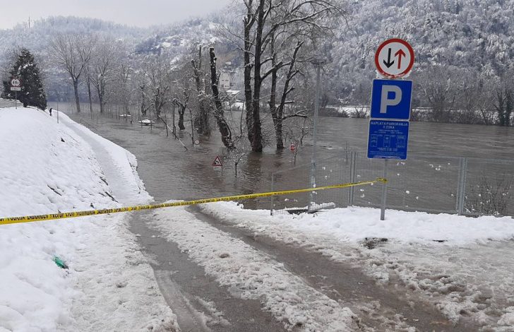 Izlile se Bosna i Trebižat, bez struje u FBiH