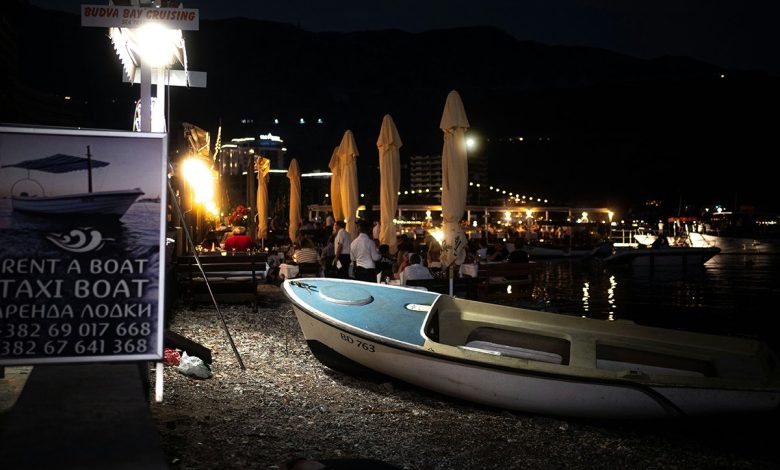 Ništa od spektakla u Budvi: Oko 600 dronova palo u more