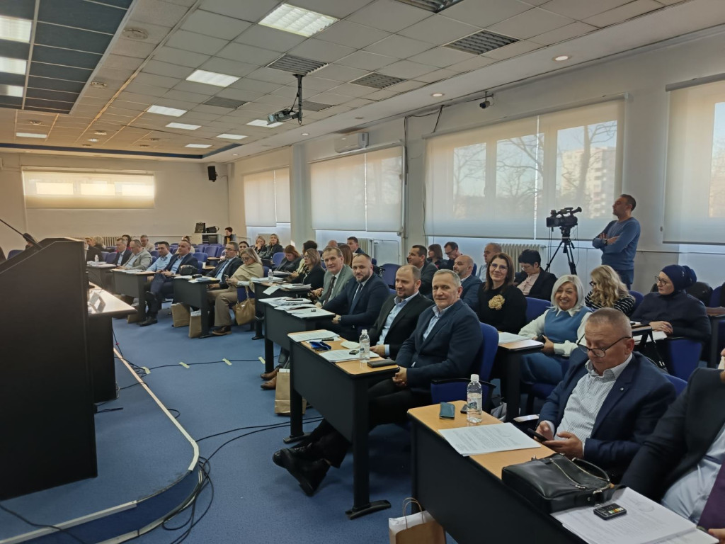 Dok privreda pada, rekordan budžet Tuzlanskog kantona ide na plate