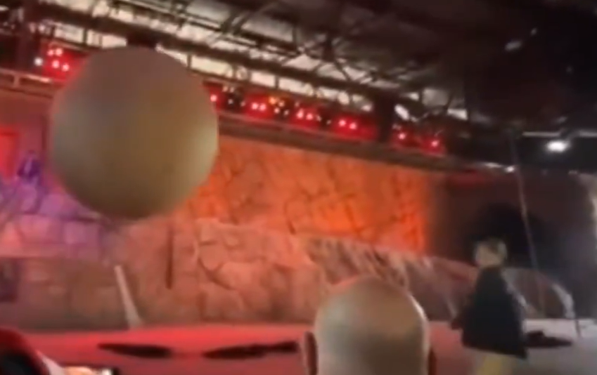 Horor u Diznilendu: Radnika pogodio kamen od 180 kilograma