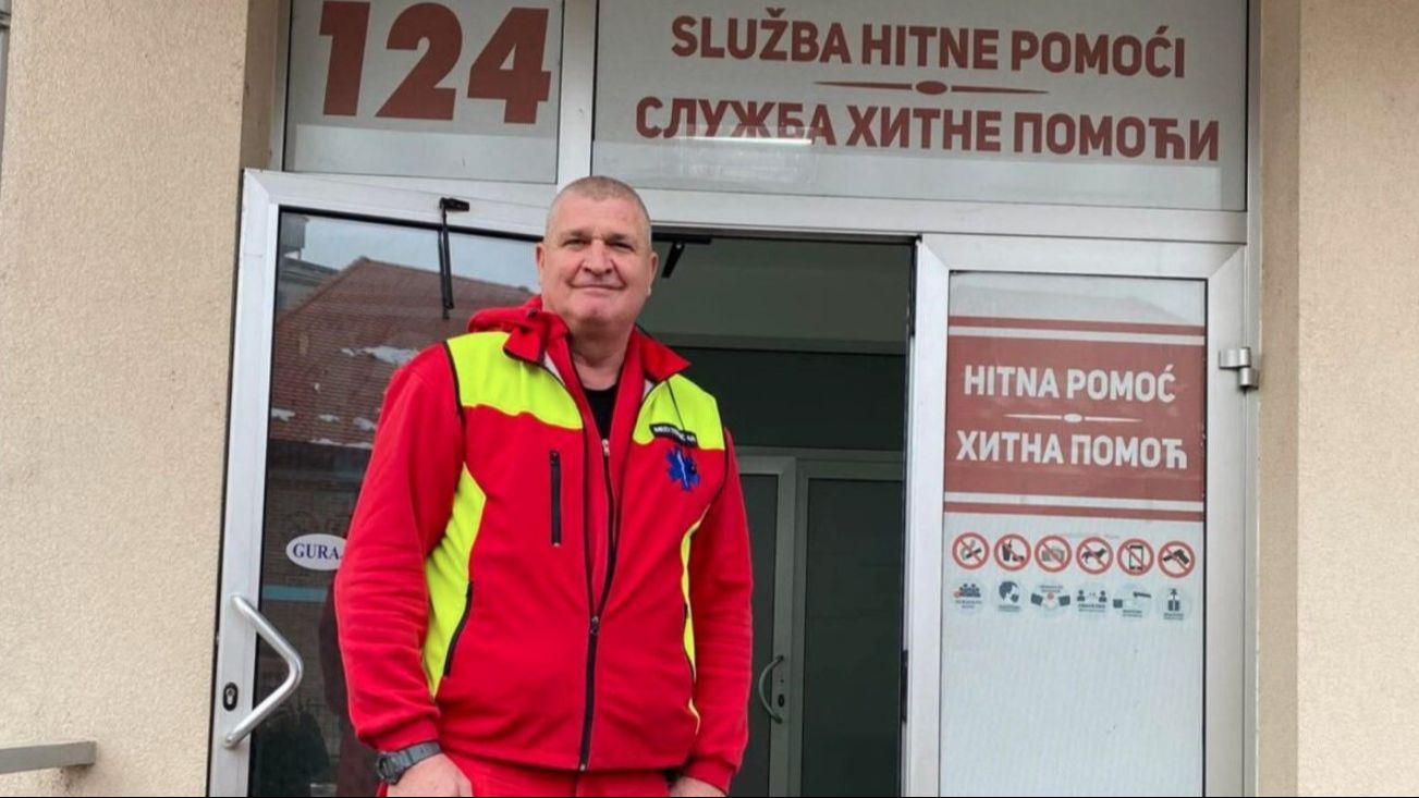 Rizikovao vlastiti život: Zaposlenik Hitne pomoći spašavao stanare zgrade