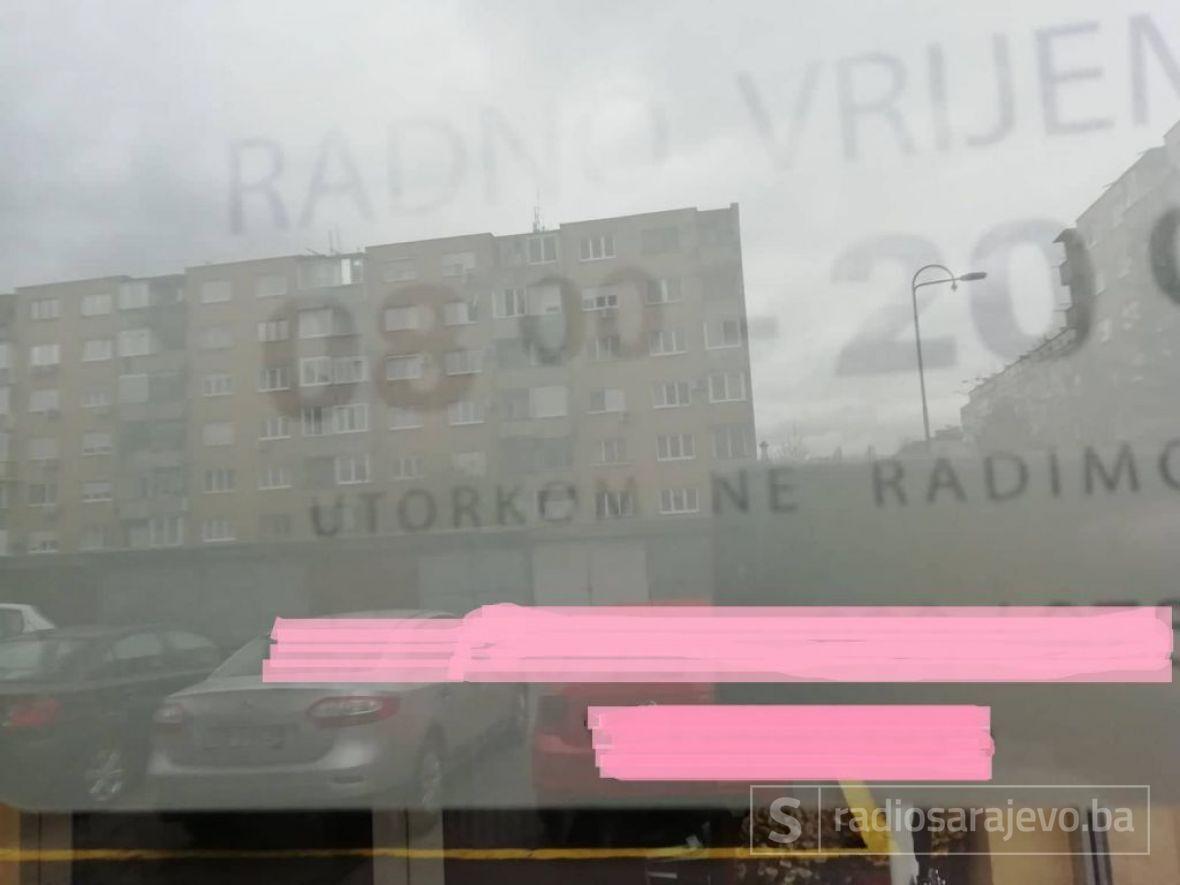  Natpis na jednom frizerskom salonu: 