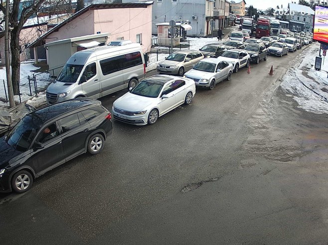 Gužva na svim prelazima prema Hrvatskoj