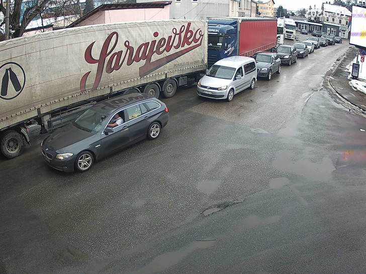 Gužva na dva granična prelaza