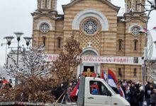 Ispred Hrama Hrista Spasitelja u Banjaluci dočekani badnjaci