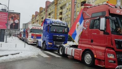 Defile kamiona kroz Banjaluku, paketićima obradovali najmlađe
