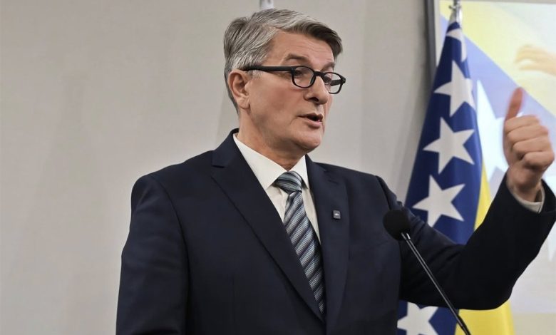 Šemsudin Mehmedović zabrinut za ćirilicu