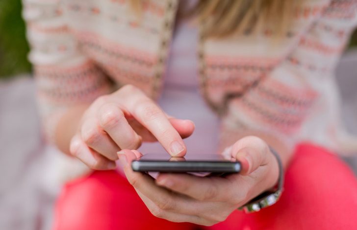 Slala sebi prijeteće poruke, pa optužila bivšeg muža