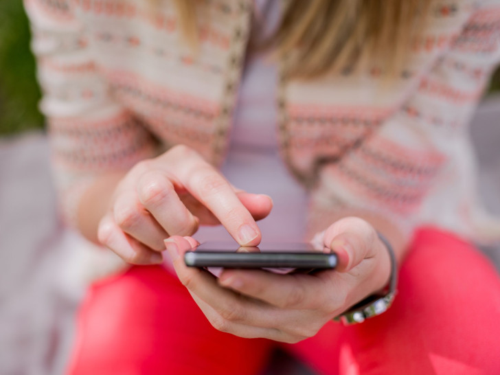 Slala sebi prijeteće poruke, pa optužila bivšeg muža