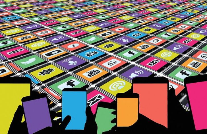 Gotovo pet miliona tinejdžera ostalo bez društvenih mreža