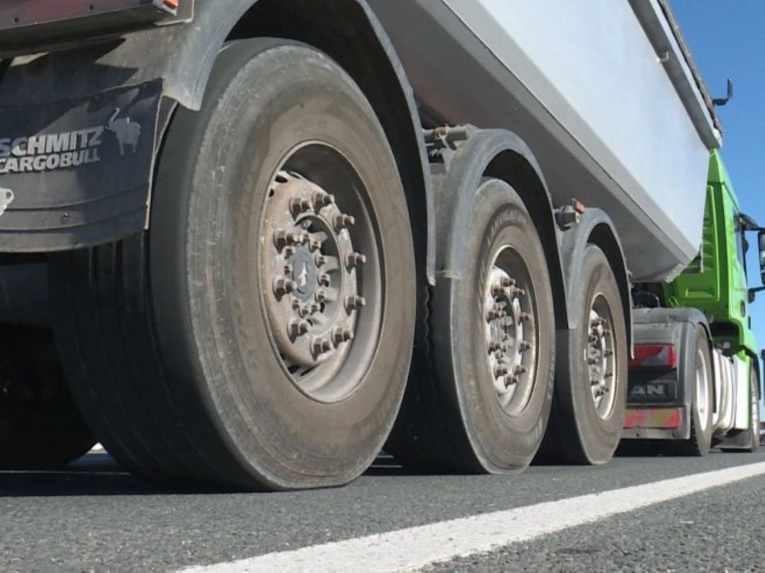 Kamioni krenuli preko granice