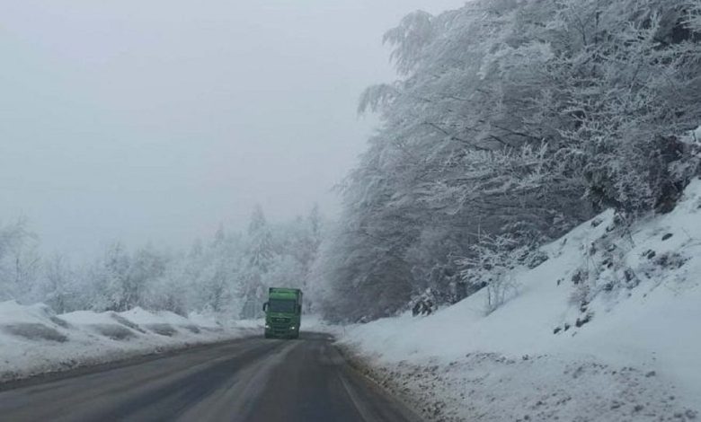 Teretnim vozilima zabranjeno preko Crnog vrha i Han Pogleda