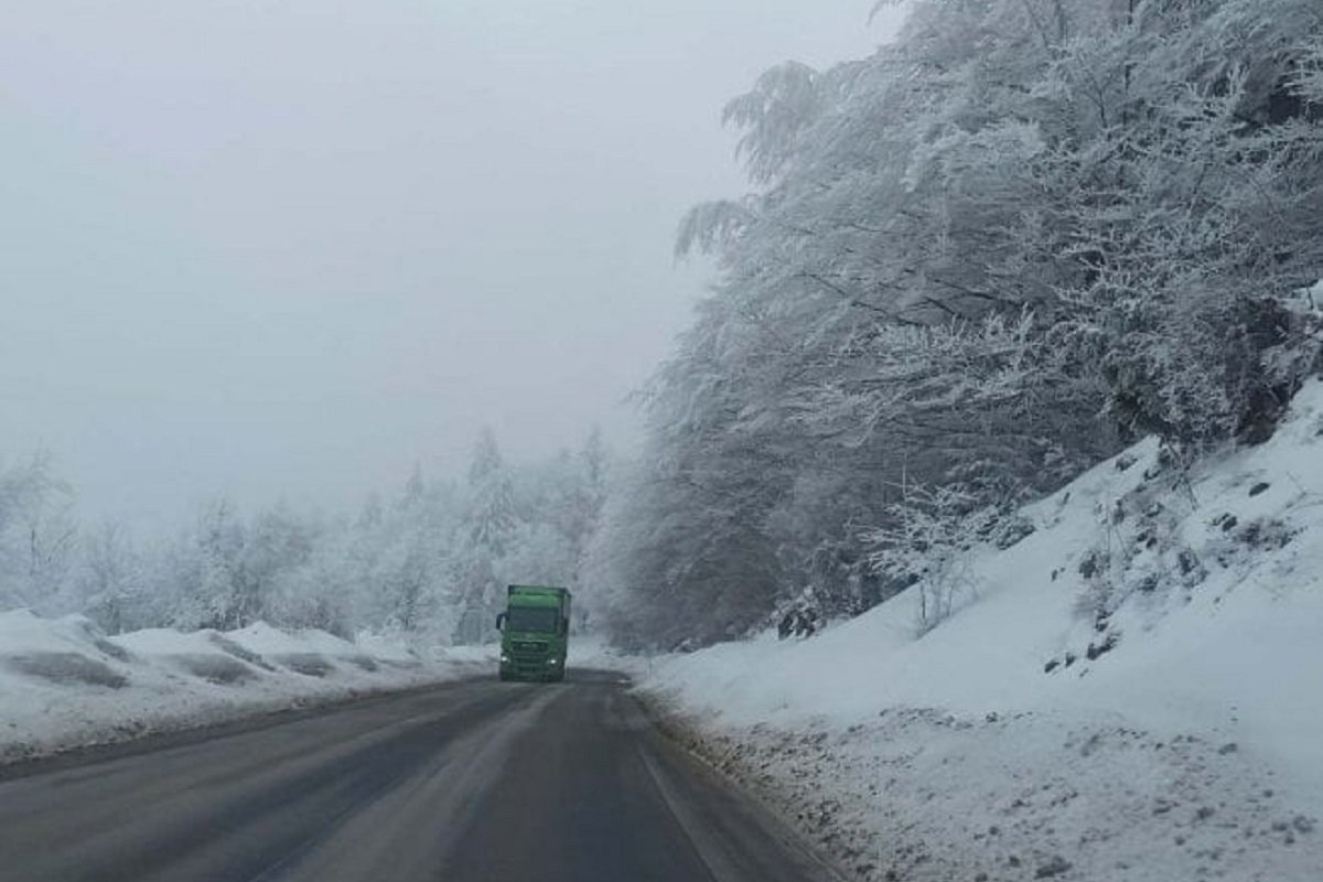 Teretnim vozilima zabranjeno preko Crnog vrha i Han Pogleda