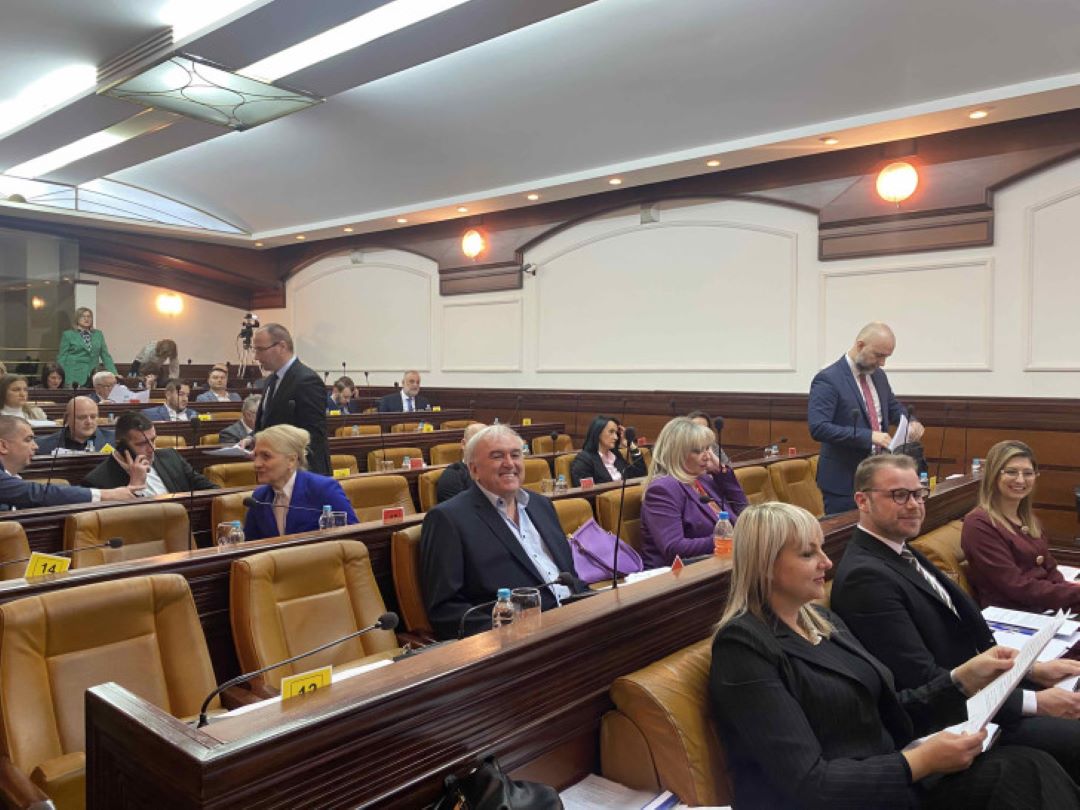 Počela 12. vanredna sjednica banjalučke skupštine