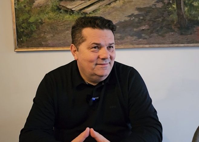 Stevandić unio badnjak u Narodnu skupštinu