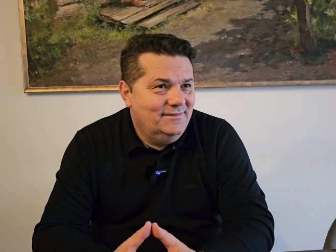 Stevandić unio badnjak u Narodnu skupštinu