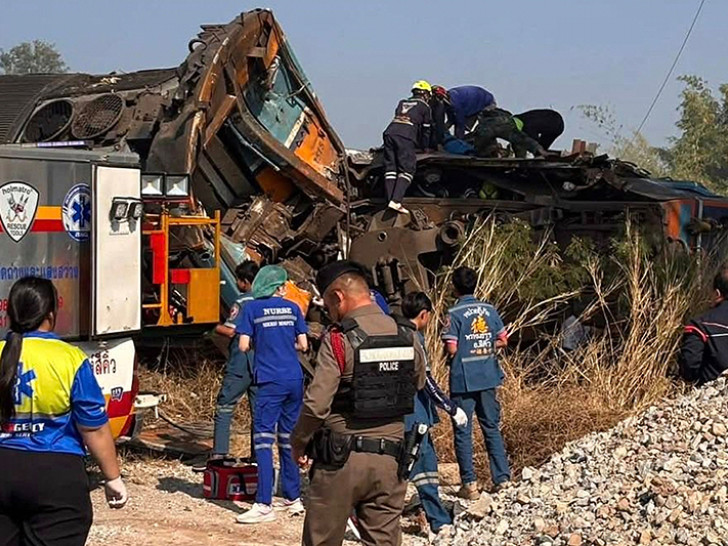 Kran pao na voz u pokretu, najmanje 22 mrtvih