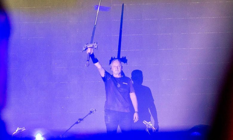 Tompson ponovo promoviše ustaštvo, hrvatska vlast ćuti