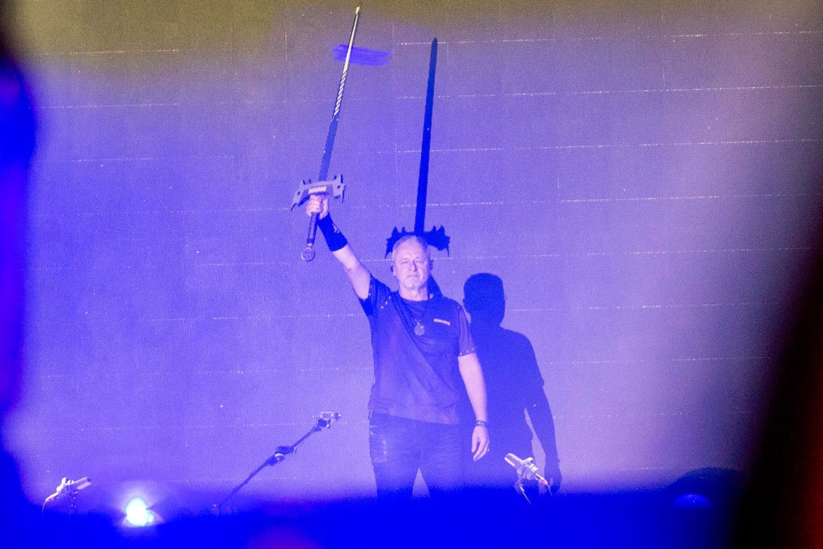 Tompson ponovo promoviše ustaštvo, hrvatska vlast ćuti