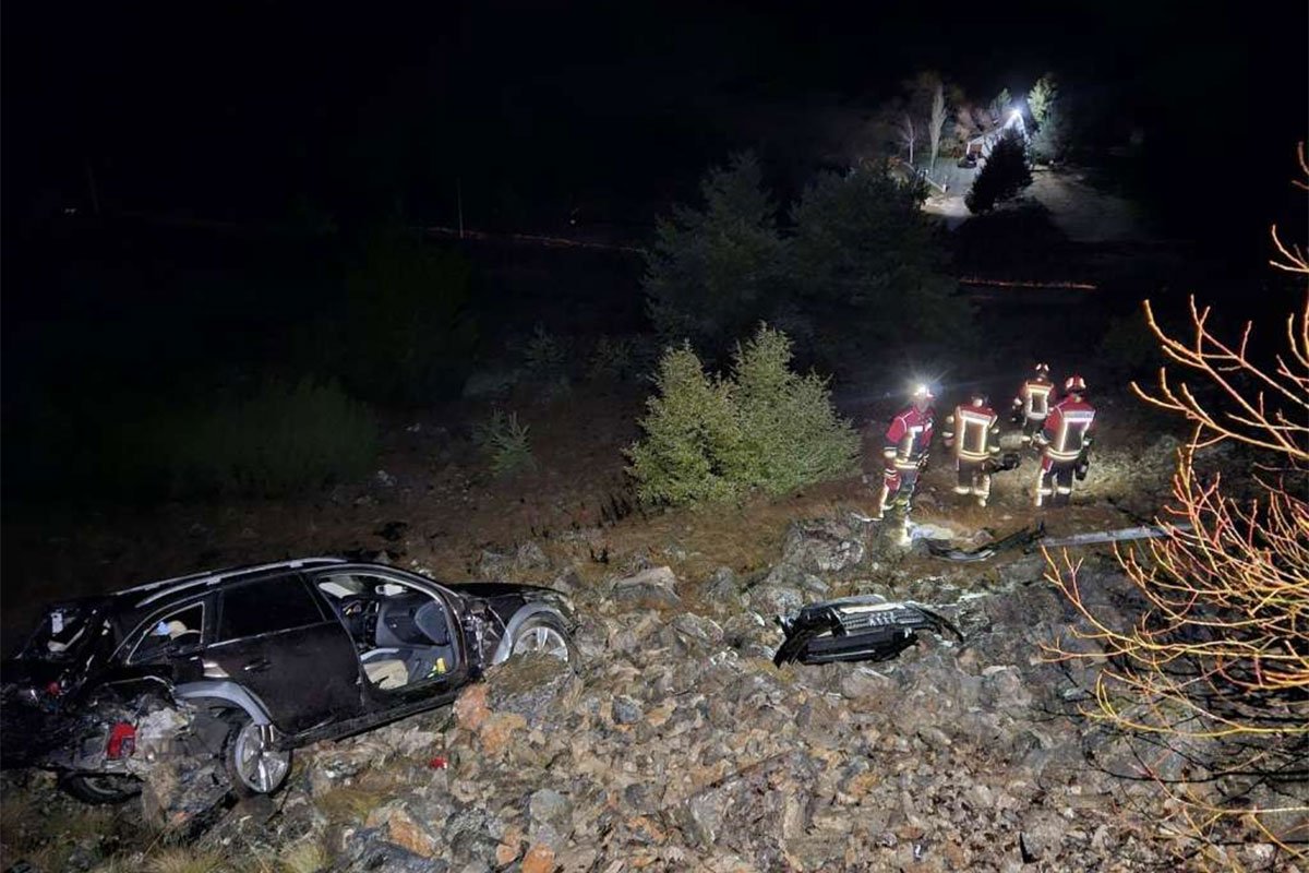 Težak udes u BiH: Vozilo sletjelo u provaliju, ima povrijeđenih