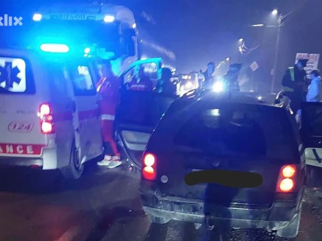 Teška saobraćajka u Živinicama, povrijeđeno osam osoba