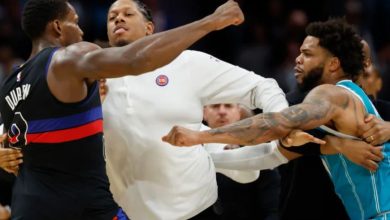 Masovna tuča na parketu u Detroitu