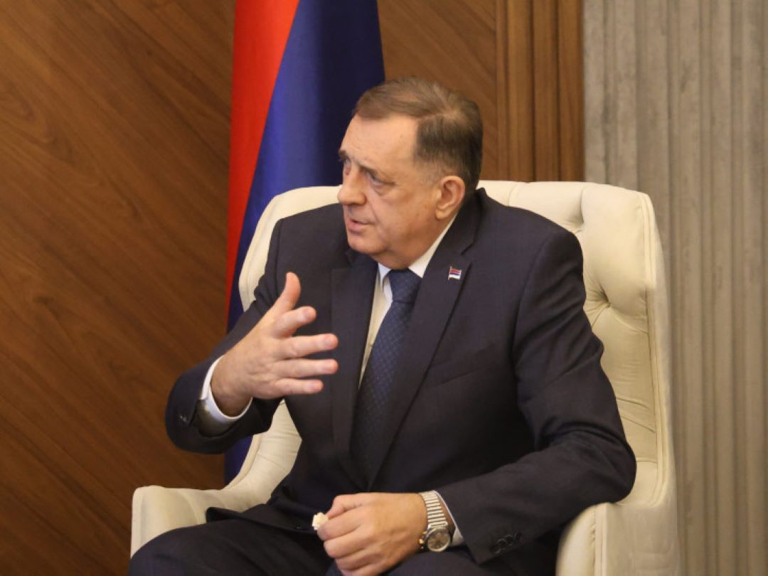 Dodik: Naglasak na investicijama i rastu plata