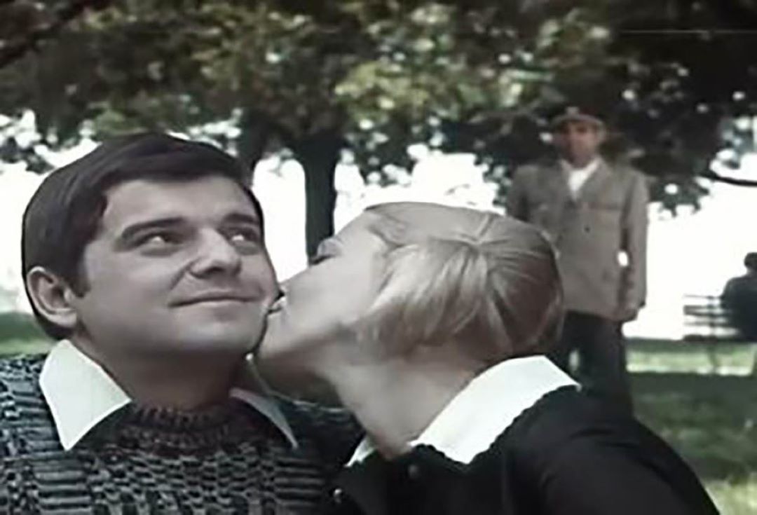 Preminula glumica iz serije "Grlom u jagode"