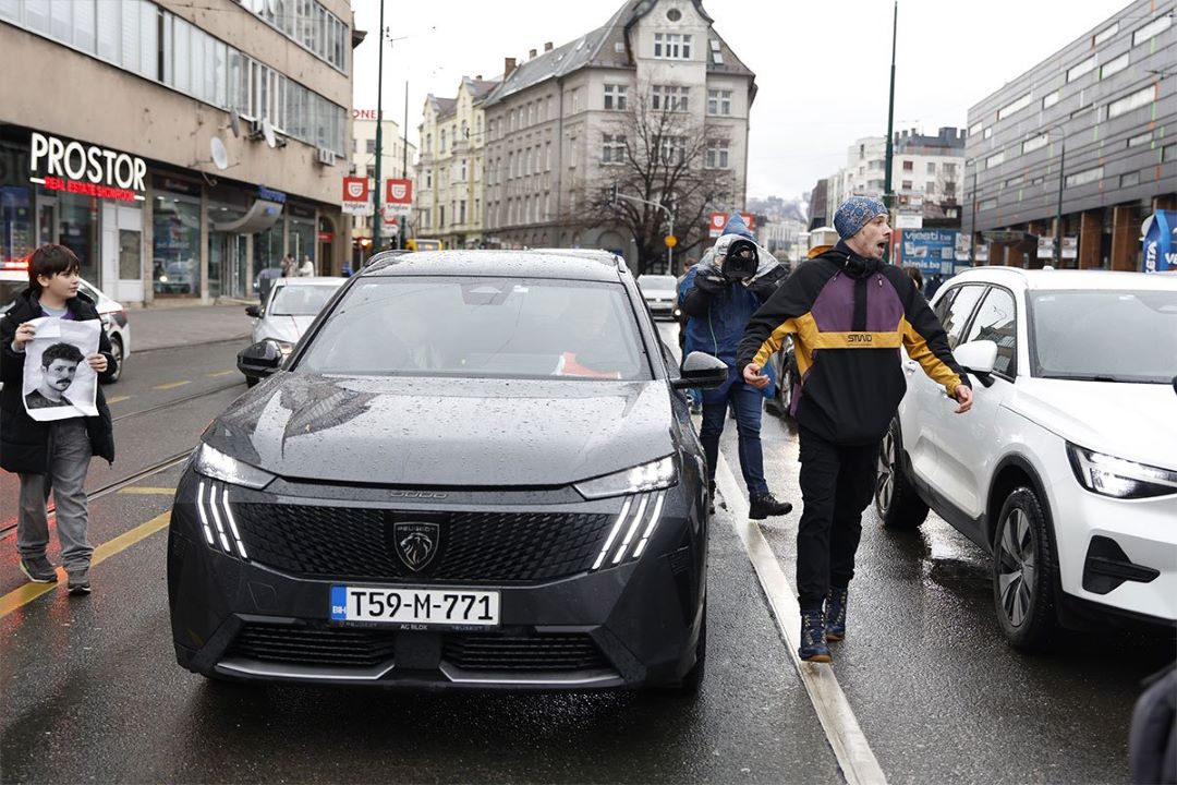 Nakon protesta u Sarajevu privedeno pet osoba