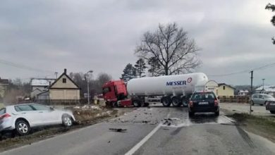 Vozač „golfa“ povrijeđen u sudaru sa cisternom kod Bijeljine