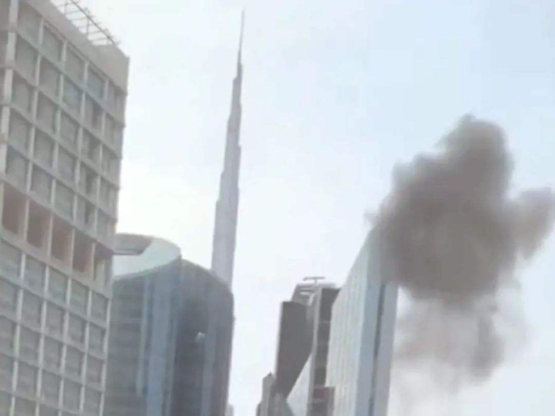 Eksplozije u Dubaiju, crni dim prekrio dio grada