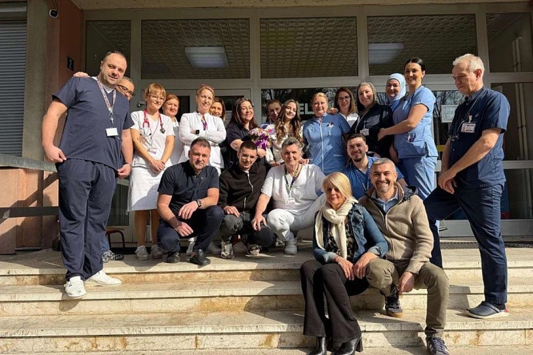 Djevojka Ella Jovanović nakon uspješnog oporavka otpuštena iz bolnice u Sarajevu